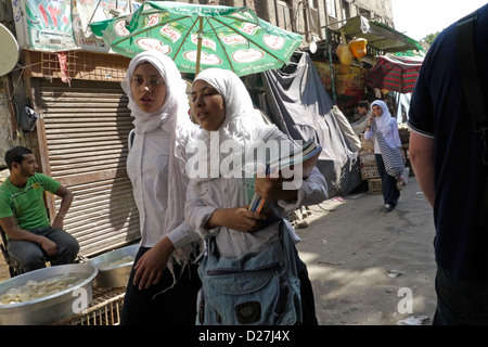 Ägypten-Straßenszenen in sogenannten "islamischen Kairo", das alte Viertel der Stadt in der Nähe von Bab erfunden. Stockfoto