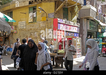 Ägypten-Straßenszenen in sogenannten "islamischen Kairo", das alte Viertel der Stadt in der Nähe von Bab erfunden. Stockfoto