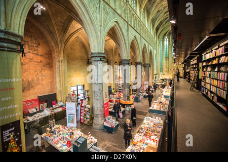 Buchhandlung Selexyz Dominicanen in einer Dominikanischen Kirche aus dem 13. Jahrhundert. Maastricht, Limburg, Niederlande, Europa. Stockfoto