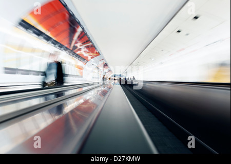 Fahrsteig an Metro und Railkway Station Montparnasse-Bienvenüe Stockfoto