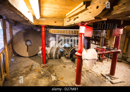 Historische Wassermühle, Bisschopsmolen in der Altstadt noch gebräuchlich. Maastricht, Niederlande. Stockfoto