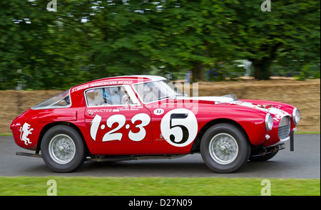 1953 Ferrari 250MM mit Fahrer Annette Mason auf die 2012 Goodwood Festival of Speed, Sussex, UK. Stockfoto