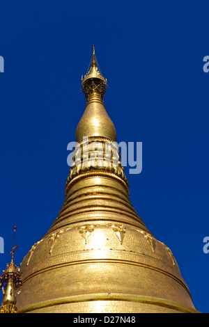 Shwedagon-Pagode, Buddha, Buddhismus Angebote im planetarischen Beiträge, abgelegenen Gebäuden, buddhistische Glocken, Yangon, Myanmar, Rangoon, Birma Stockfoto