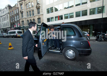 London, UK. 16. Januar 2013.  Ehemaliger England Manager Fabio Capello kommt im Grand Connaught Room als Gast als heute startet die Fußball-Verbindung von England sein 150-Jahr-Jubiläum mit vielen Fußball-stars vorbei und präsentieren.  Bildnachweis: Amer Ghazzal / Alamy Live News Stockfoto