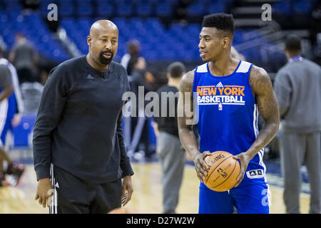 London, UK. 16. Januar 2013. New York Knicks head Coach und New York Knicks Point Guard Iman Shumpert (21) in Aktion im Team Training vor dem Spiel der NBA London Live 2013 zwischen den Detroit Pistons und den New York Knicks von The O2 Arena Stockfoto