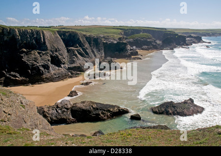 Blick nach Süden über Fox Bucht in der Nähe von Treyarnon an der zerklüfteten Nordküste Cornwall Stockfoto