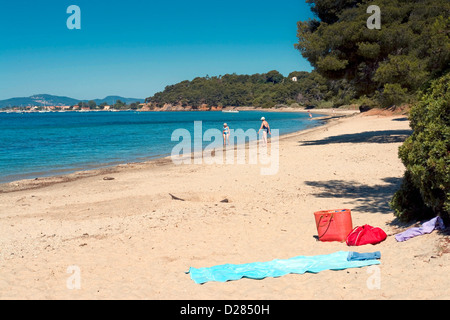 Plage du Pellegrin, einem einsamen Strand in der Nähe von Bormes-Les-Mimosas, Var, Provence, Frankreich Stockfoto