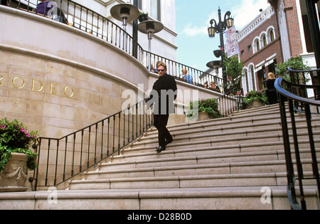 Die trendigsten und wohl bekanntesten Einkaufsviertel, zwei Rodeo Drive, Beverly Hills, Los Angeles, Kalifornien, USA. Stockfoto