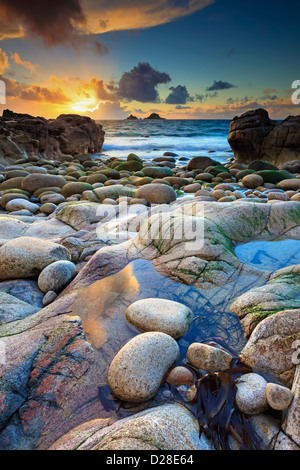 Porth Nanven Bucht am Ende des Kinderbett-Tal, in der Nähe von St Just-in-West Cornwall Stockfoto