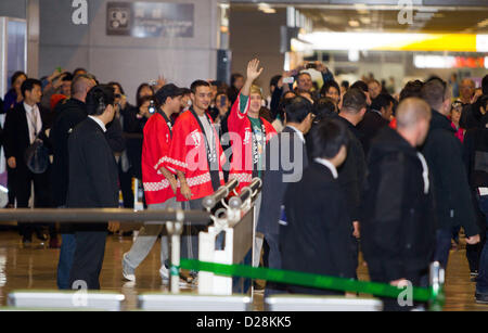 Chiba, Japan. 17. Januar 2013. Englisch-irische pop Boyband One Direction kommt am Narita International Airport, östlich von Tokio. Dies ist eine Richtung erste Reise nach Japan in Tokio, ihr zweite Album "Take Me Home" zu fördern sind.  Bildnachweis: Aflo Co. Ltd. / Alamy Live News Stockfoto