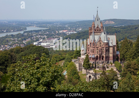 Königswinter, Deutschland, Schloss Drachenburg auf dem Drachenfels am Rhein Stockfoto