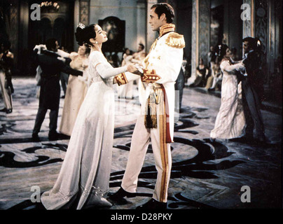 Krieg Und Frieden Krieg Frieden Audrey Hepburn, Mel Ferrer Als Prinz Andrej Bolkonsky (Mel Ferrer) und Natasha (Audrey Hepburn) Stockfoto