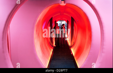 Die Besucher des Museums in Laermtunnel DASA Dortmund, Deutschland Stockfoto