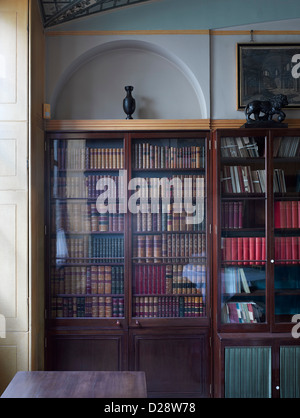 Sanierung von Sir John Soane Museum, London, Vereinigtes Königreich. Architekt: Julian Harrap Architekten, 2012. Bibliothek-Detail. Stockfoto