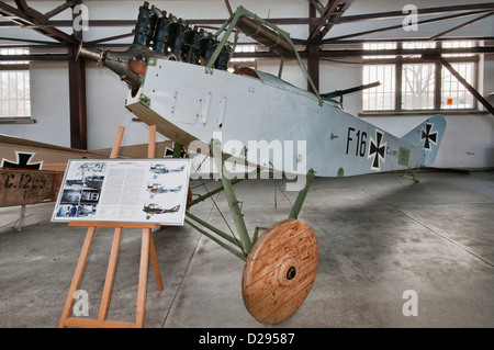 Rumpf von 1915 Albatros C.I, WW1 deutscher Kämpfer Doppeldecker, polnische Luftfahrtmuseum in Krakau, Polen Stockfoto