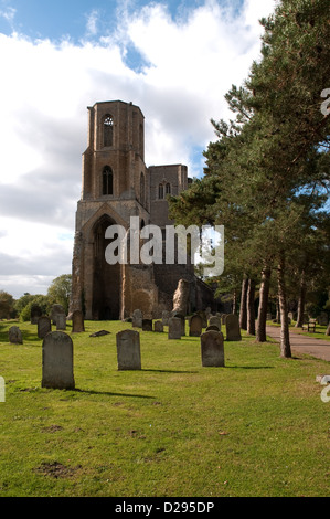 Gesamtansicht der Wymondham Abbey, Wymondham, Norfolk. Die Abtei Kirchenschiff ist jetzt die Kirche St. Maria und St. Thomas von Canterbury Stockfoto