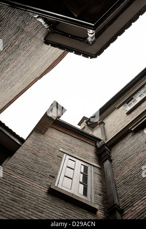 Traditionelle Shanghai alten Gebäuden rund um die Gasse in Xintiandi, China. Stockfoto