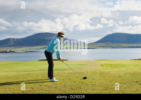 Golfer auf Stromness Golfplatz, Orkney Inseln, Schottland. Stockfoto