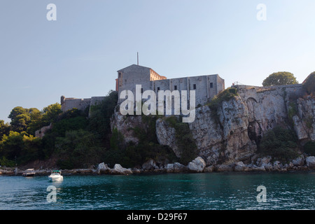 St.Marguerite - Insel mit historischem. In der Festung (Gefängnis) sitzt den Mann mit der eisernen Maske. Stockfoto