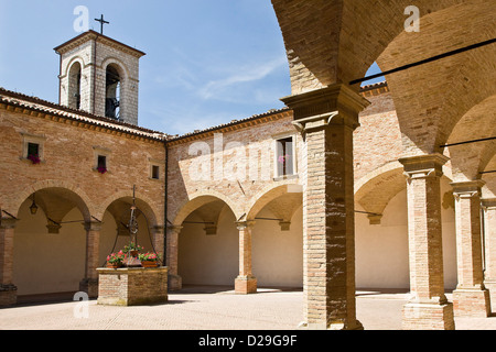 Die Kirche Basilica Di Sant Ubaldo Stockfoto
