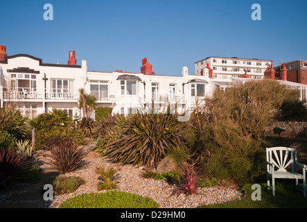 Haus direkt am Strand mit hinteren Garten Bexhill Sussex UK Stockfoto