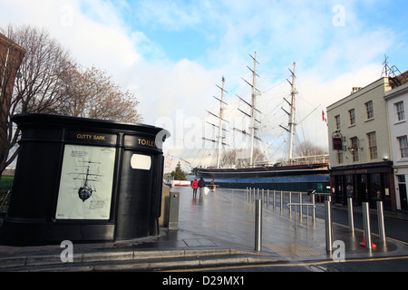 Großbritannien London Greenwich das Gipsy Moth Public House und renovierte cutty sark Stockfoto