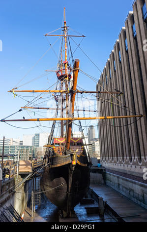 Die Golden Hinde historischen hoch Segelschiff, London, UK Stockfoto