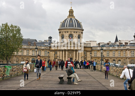 Pont des Arts und Institut de France Paris Frankreich Europa Stockfoto