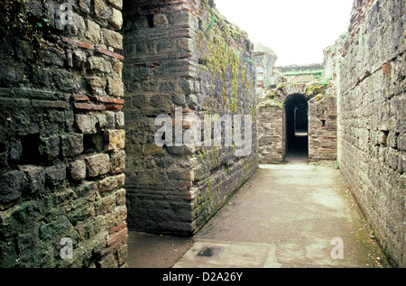 Deutschland. Trier. Von außen. Kaisertherman. Durchgang im Kaiserbad. 300 n. Chr.. Kaiser Konstantin. Stockfoto