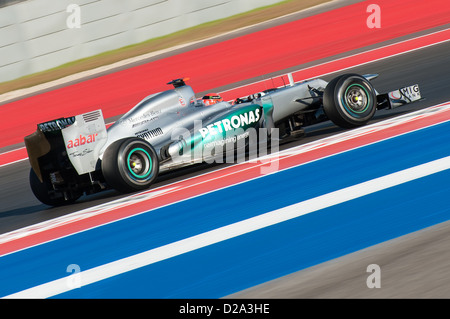 Michael Schumacher fährt seinen Mercedes während der Qualifikation für die 2012 US Grand Prix Circuit of the Americas in Austin, TX. Stockfoto