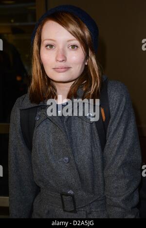 Salt Lake City, USA. 17. Januar 2013. Emily Browning, überlässt die Salt Lake City International Airport unterwegs für Sundance Film Festival zieht Prominente Salt Lake City, Salt Lake City Internationaler Flughafen, Salt Lake City, UT 17. Januar 2013. Foto von: Ray Tamarra/Everett Collection / Alamy Live News Stockfoto