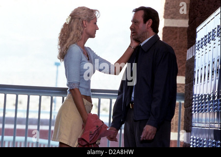 Das Gluecksprinzip Pay It Forward Arlene McKinney (Helen Hunt), Eugene Simonet (Kevin Spacey) *** lokalen Caption *** 2000 Stockfoto