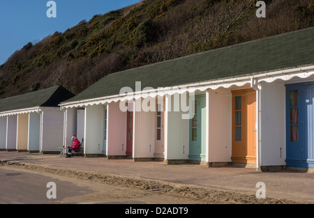 Bournemouth, Umkleidekabinen am Strand, Promenade, Dorset, England, UK. Europa Stockfoto