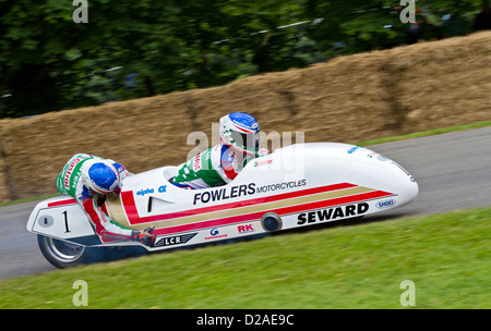 1985 LCR-Yamaha TZ500 Seitenwagen mit Steve Webster und Paul Woodhead auf die 2012 Goodwood Festival of Speed, Sussex, UK. Stockfoto