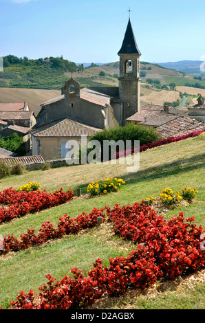 Dorf-Lautrec mit seiner Kirche in Südfrankreich. Region Midi-Pyrénées, Tarn Abteilung Stockfoto