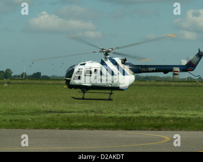 Niederlande - Polizei MBB BO-105CBS-4 PH-RPY (Cn S-544), der Flughafen Rotterdam Stockfoto