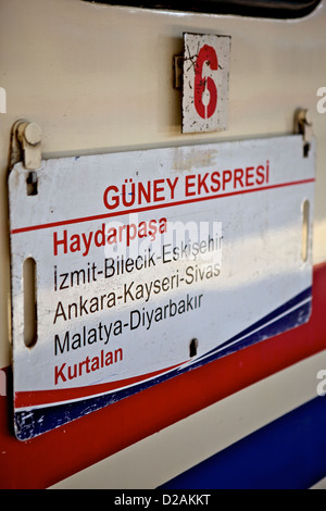 Seite der Bahnhof Haydarpaşa Terminal Railway Station, Istanbul, Türkei, Europa, Eurasien. Stockfoto