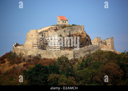 Rupea (deutsche Wiederholungen; Ungarisch: Kohalom; Lateinischen Ripa) ist eine Stadt in der Grafschaft Brasov in Siebenbürgen, Rumänien. Hier die Ruine der Zertifizierungsstelle Stockfoto