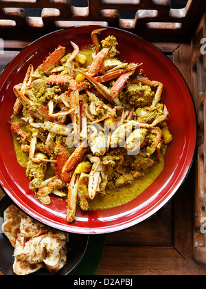 Teller mit Krabben Chili mit Brot Stockfoto