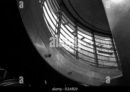 Eingang zur u-Bahn-Station Canada Water in London, England Stockfoto