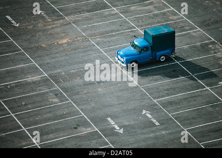 Luftaufnahme des LKW Parkplatz Stockfoto