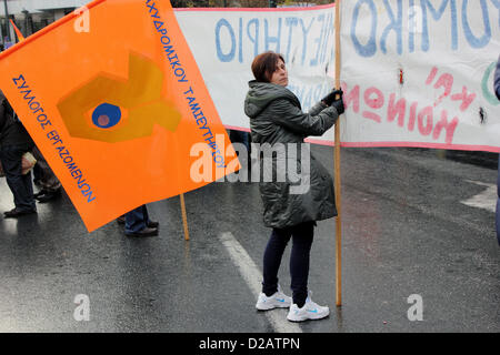 Mitarbeiter der Hellenic Postbank demonstrieren gegen die Schließung ihrer Bank. Stockfoto