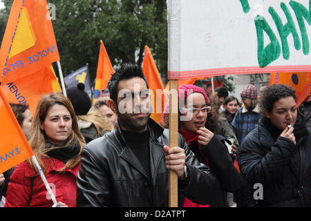 Mitarbeiter der Hellenic Postbank demonstrieren gegen die Schließung ihrer Bank. Stockfoto