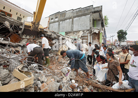 Padang, Indonesien, Aufräumen Arbeit in der Innenstadt Stockfoto