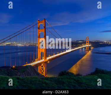 Golden Gate Bridge in der Dämmerung, San Francisco, USA Stockfoto