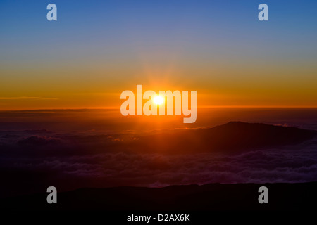 Blick vom Gipfel des Mauna Kea bei Sonnenuntergang, Big Island, Hawaii, USA Stockfoto