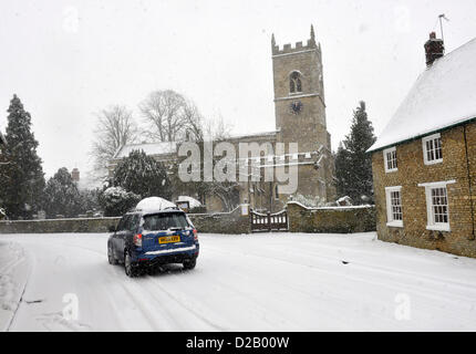 St Mary & St. Edburga Pfarrei Kirche Stratton Audley Oxfordshire bedeckt Schnee 18.01.2012 Stockfoto