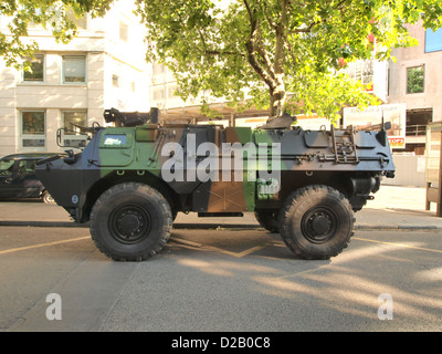 VAB 4 x 4 französischen Militärparade Champs Elysees Stockfoto