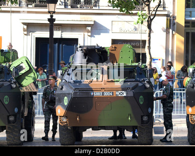 VAB 4 x 4 französischen Militärparade Champs Elysees Stockfoto