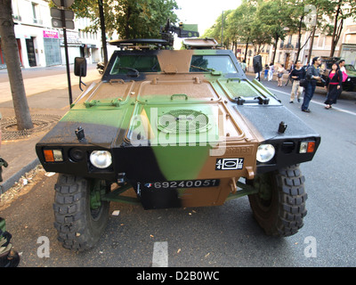 Panhard VBL französische militärische parade Champs Elysees Stockfoto